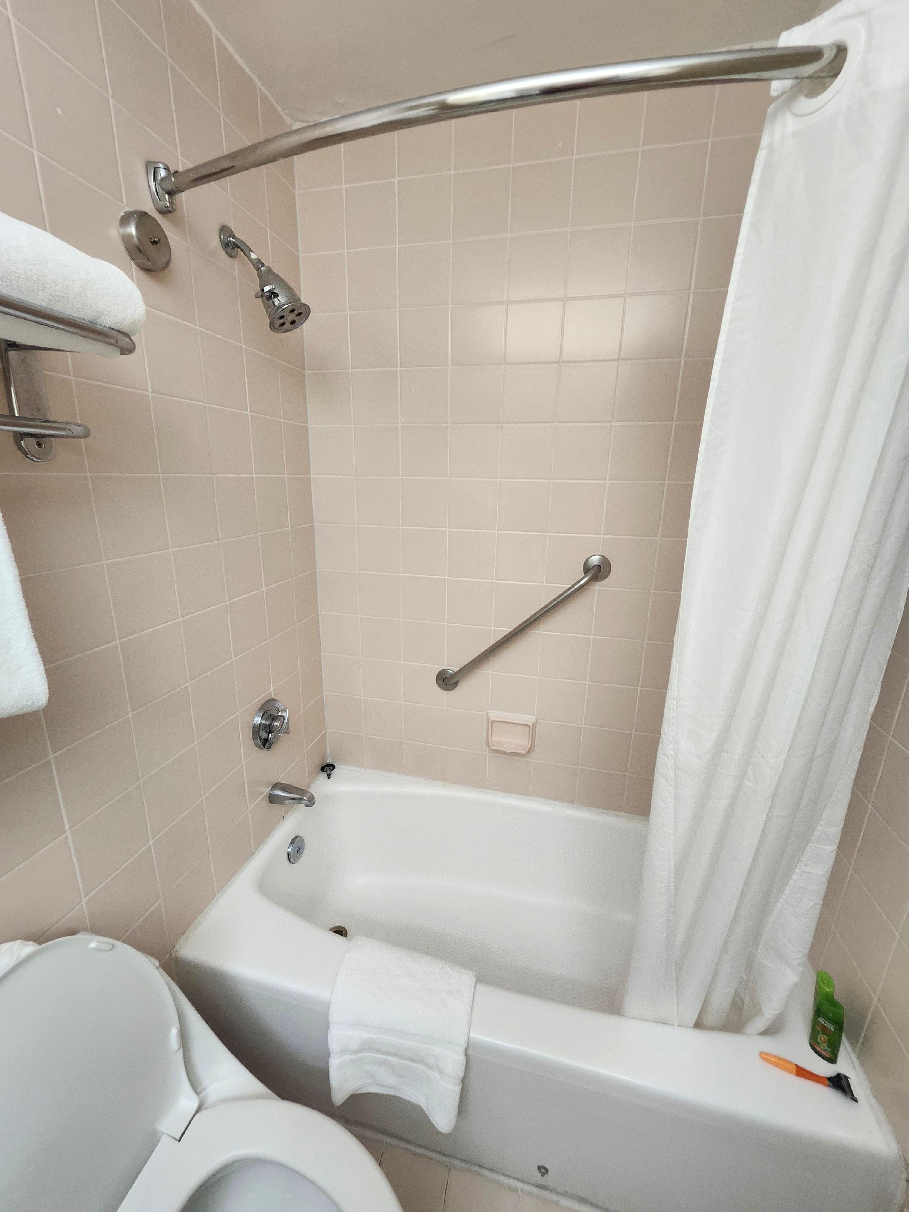 Bathroom that is not even close to what is advertised. 