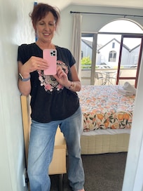 Always love a long mirror, Big ups fir me