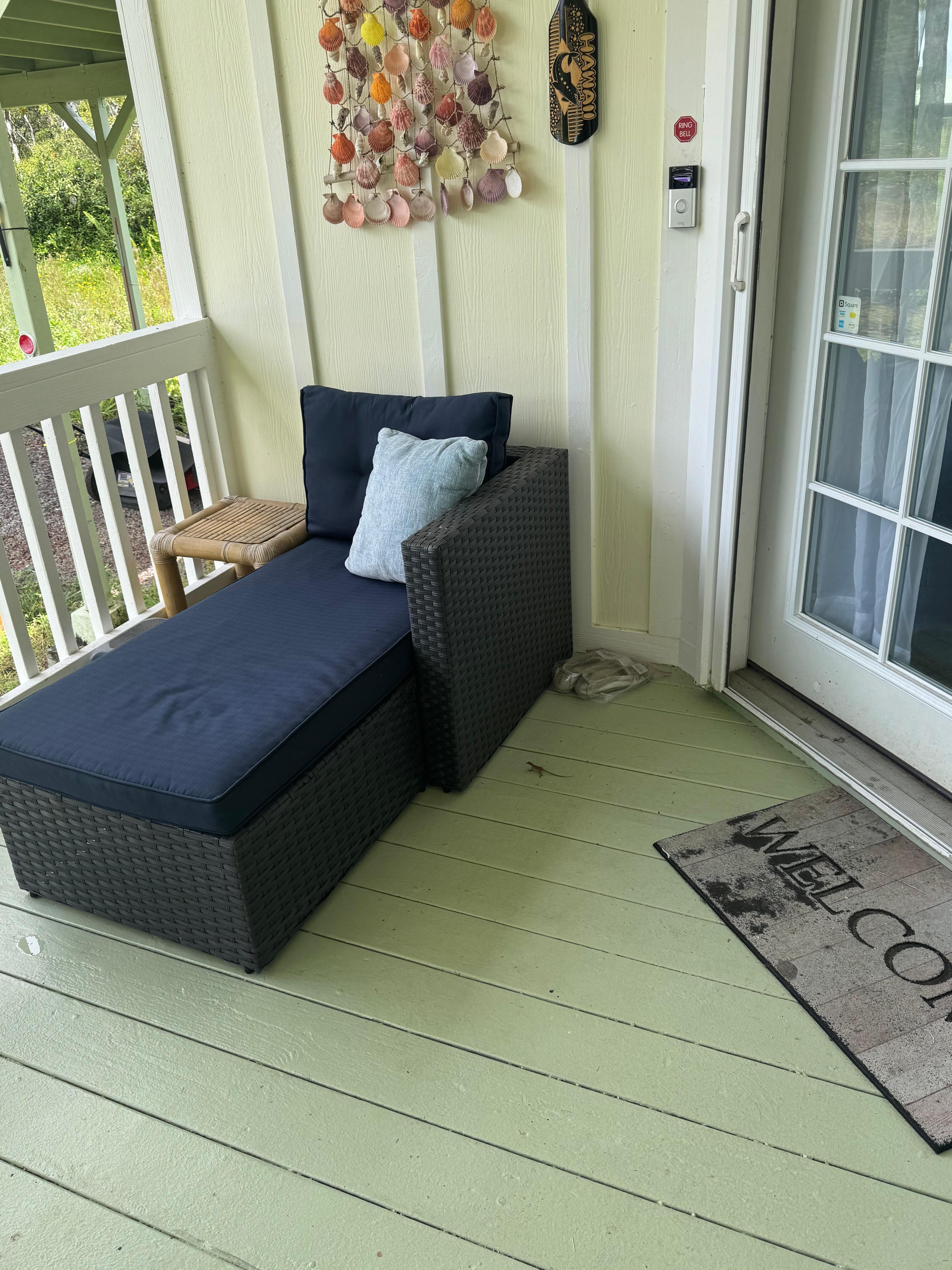 Nice loungers on the porch :) 