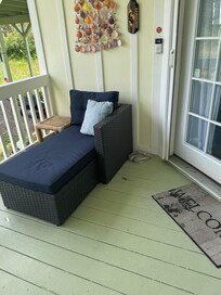 Nice loungers on the porch :)