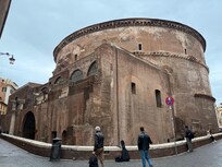 Walking distance to Pantheon