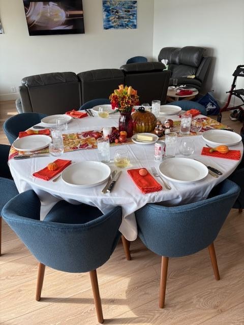 Seating for 8 (we had 7) at the dining room table.