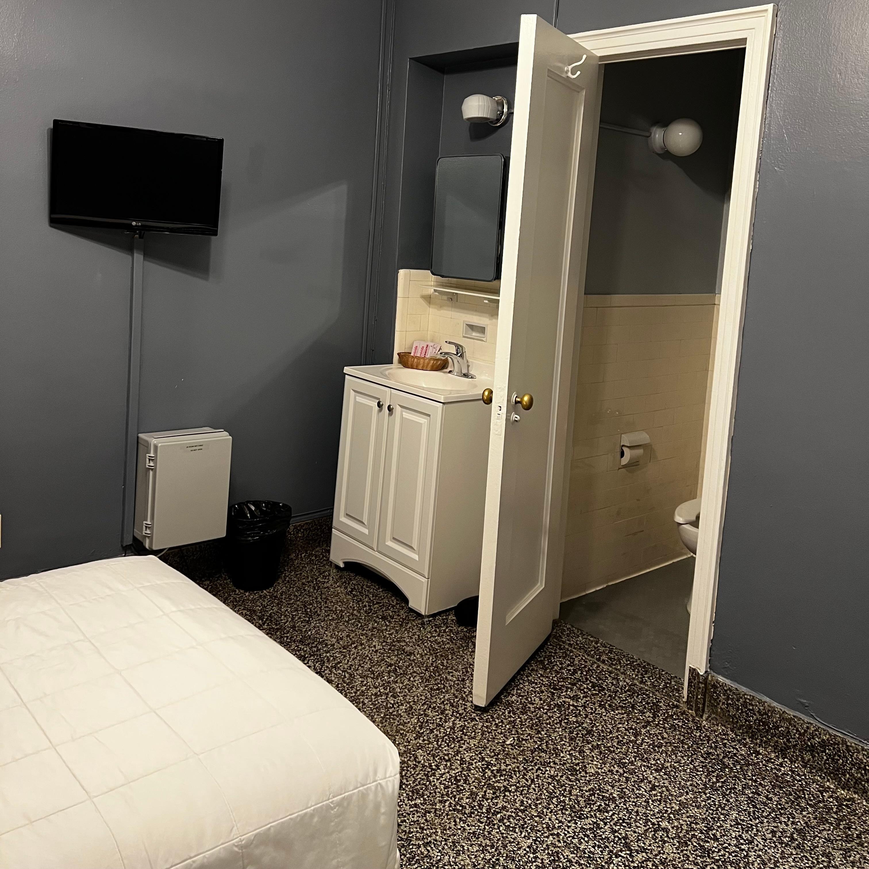 Enkeltværelse med half bath