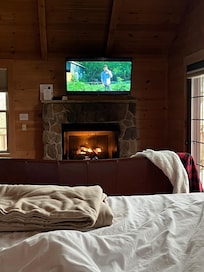 Peaceful cabin. So cozy.