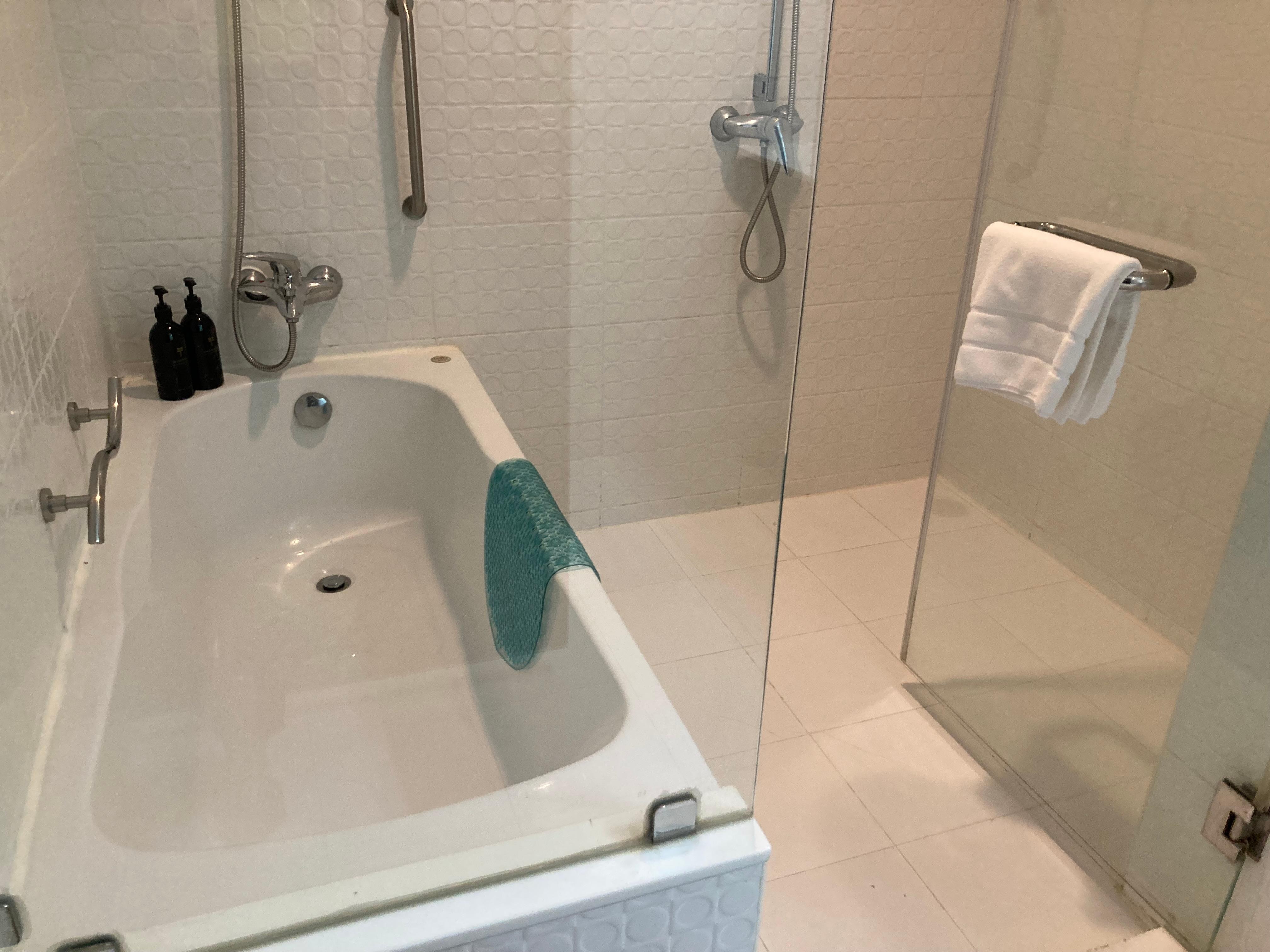 床が滑りやすかったので滑り止めマット？があって助かりました。