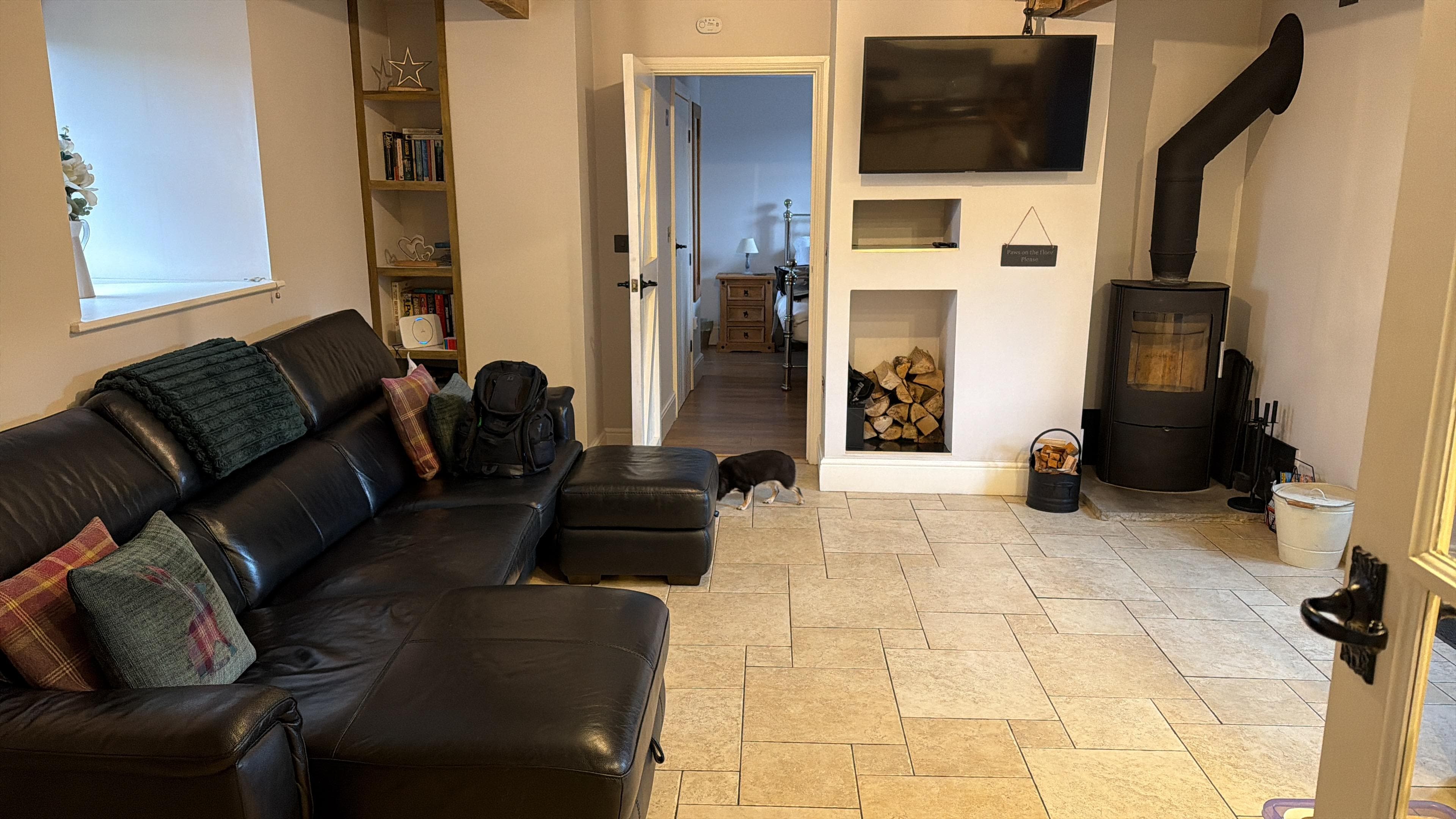 Living room/kitchen area