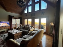 Bright & comfortable living room