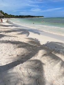 Beach - no sargasuum