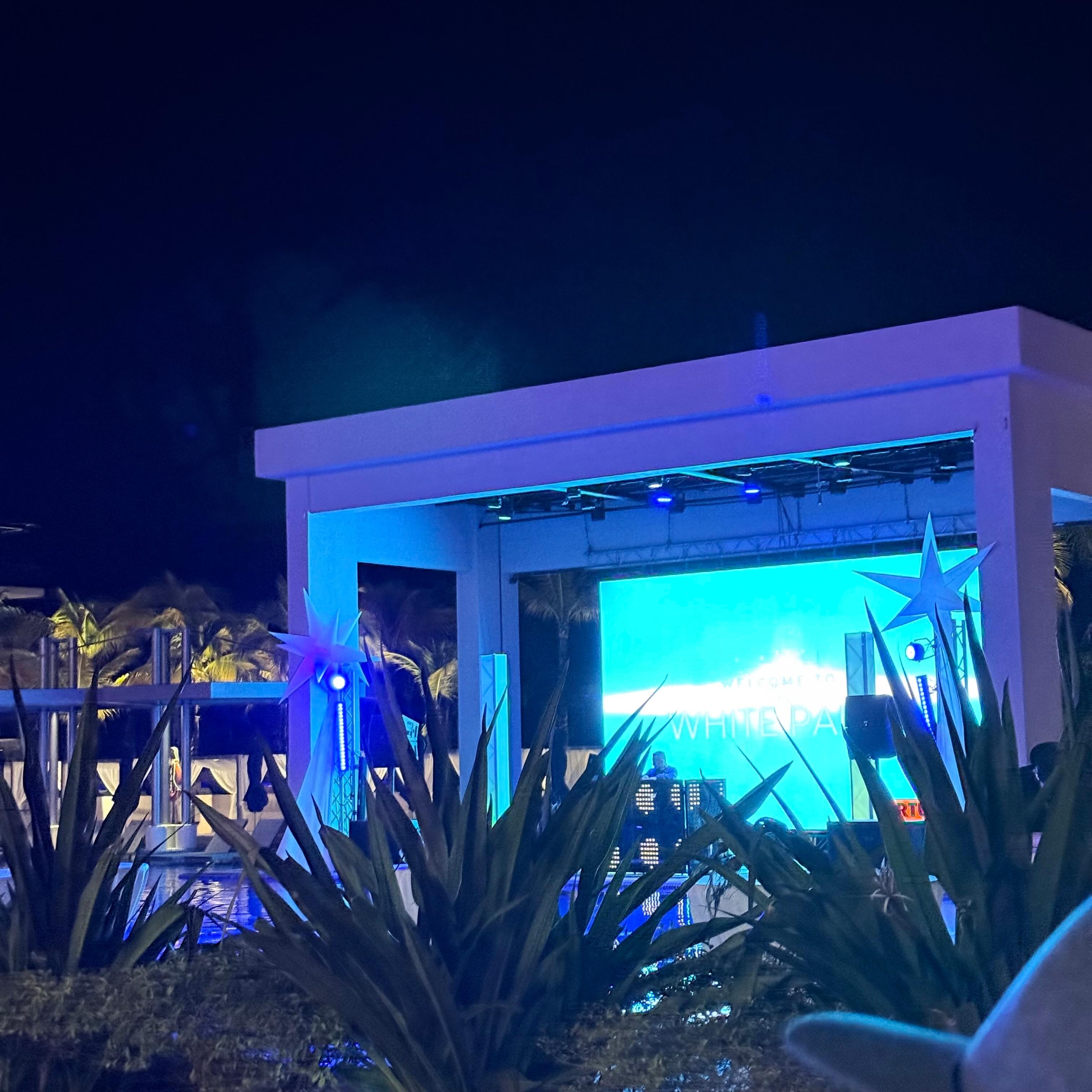 Open music and dancing outside 