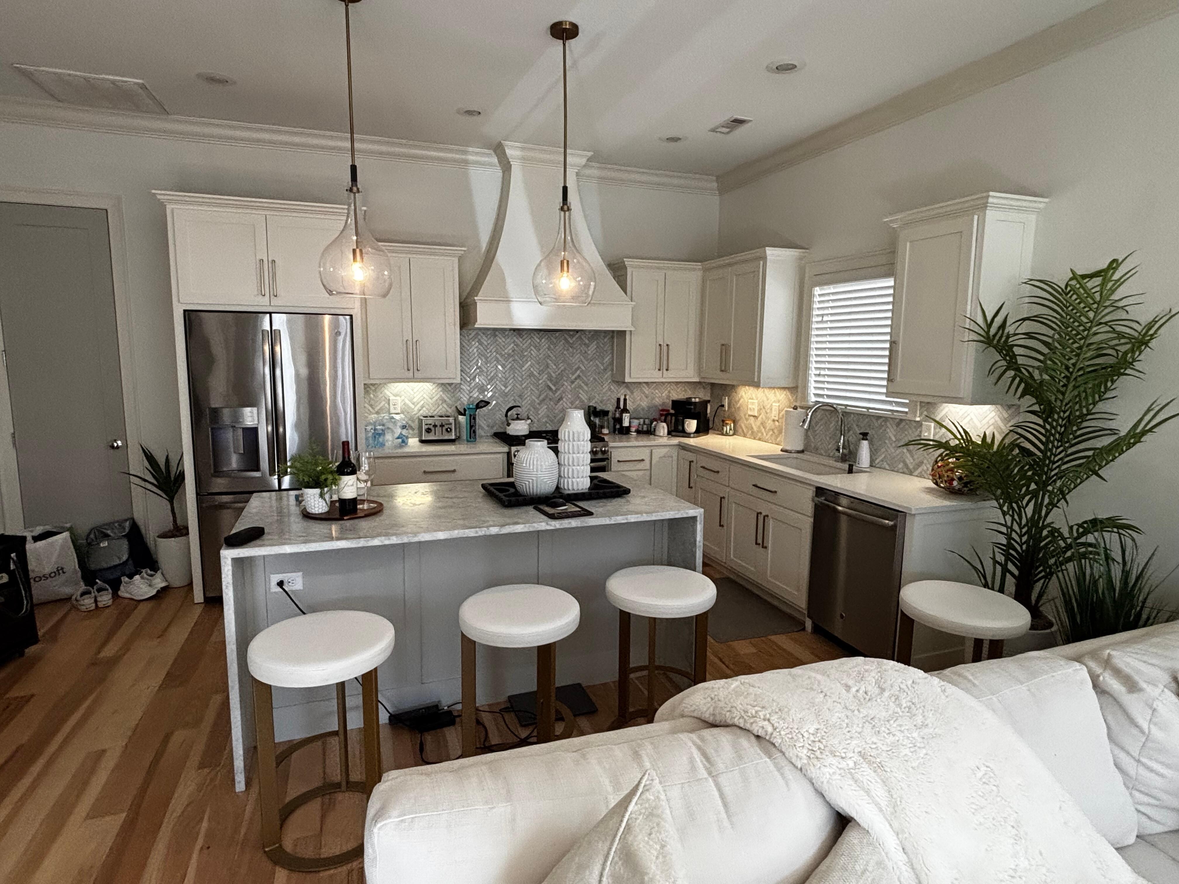 Everything you could need in the kitchen. They even included Kpods and bowl of snacks, great touch!