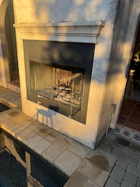 Dirty fireplace at check in