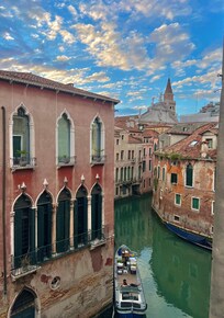 Pictures can’t do it justice, you have to see it with your eyes!