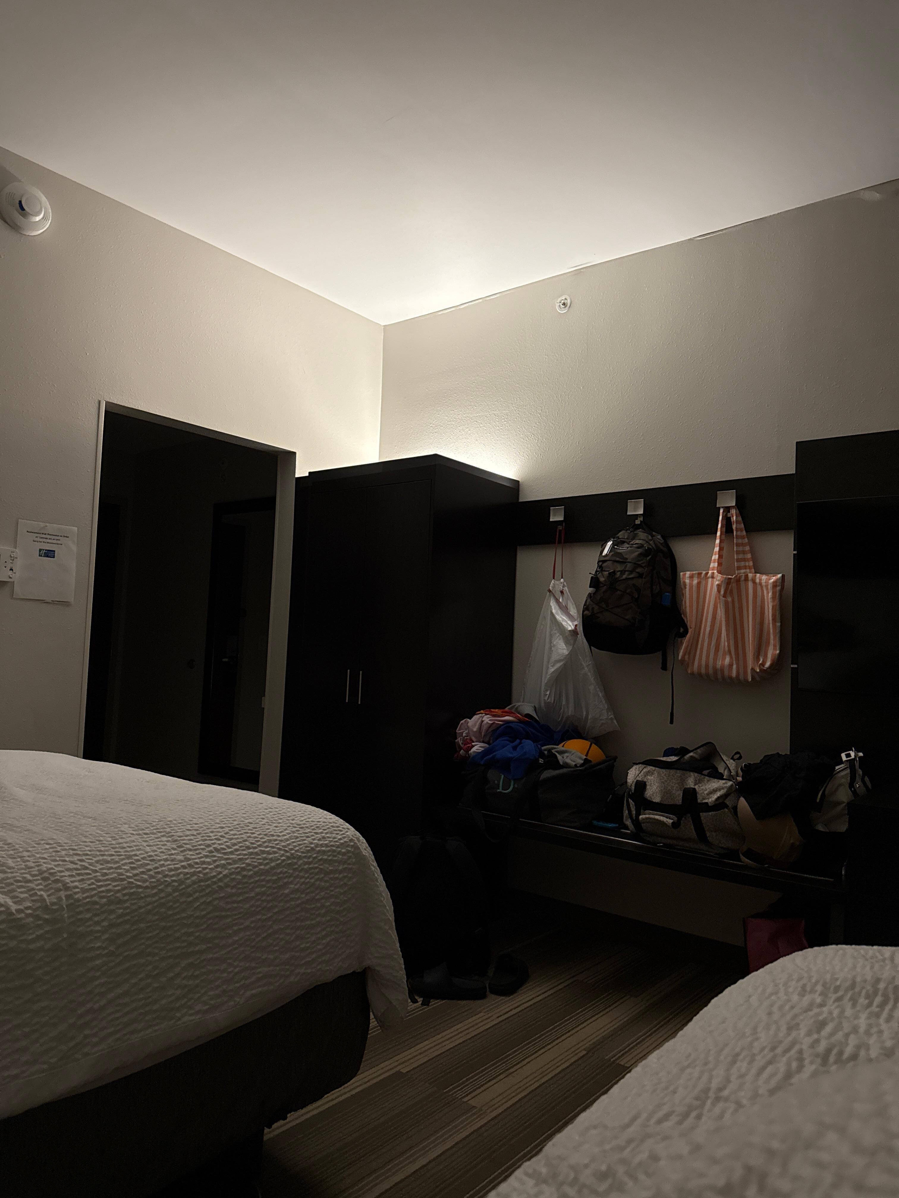 Setup very well for a short stay! We were so comfy! And the lighting was relaxing too!