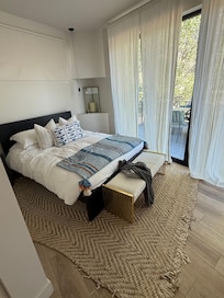 One of the 6 bedrooms!