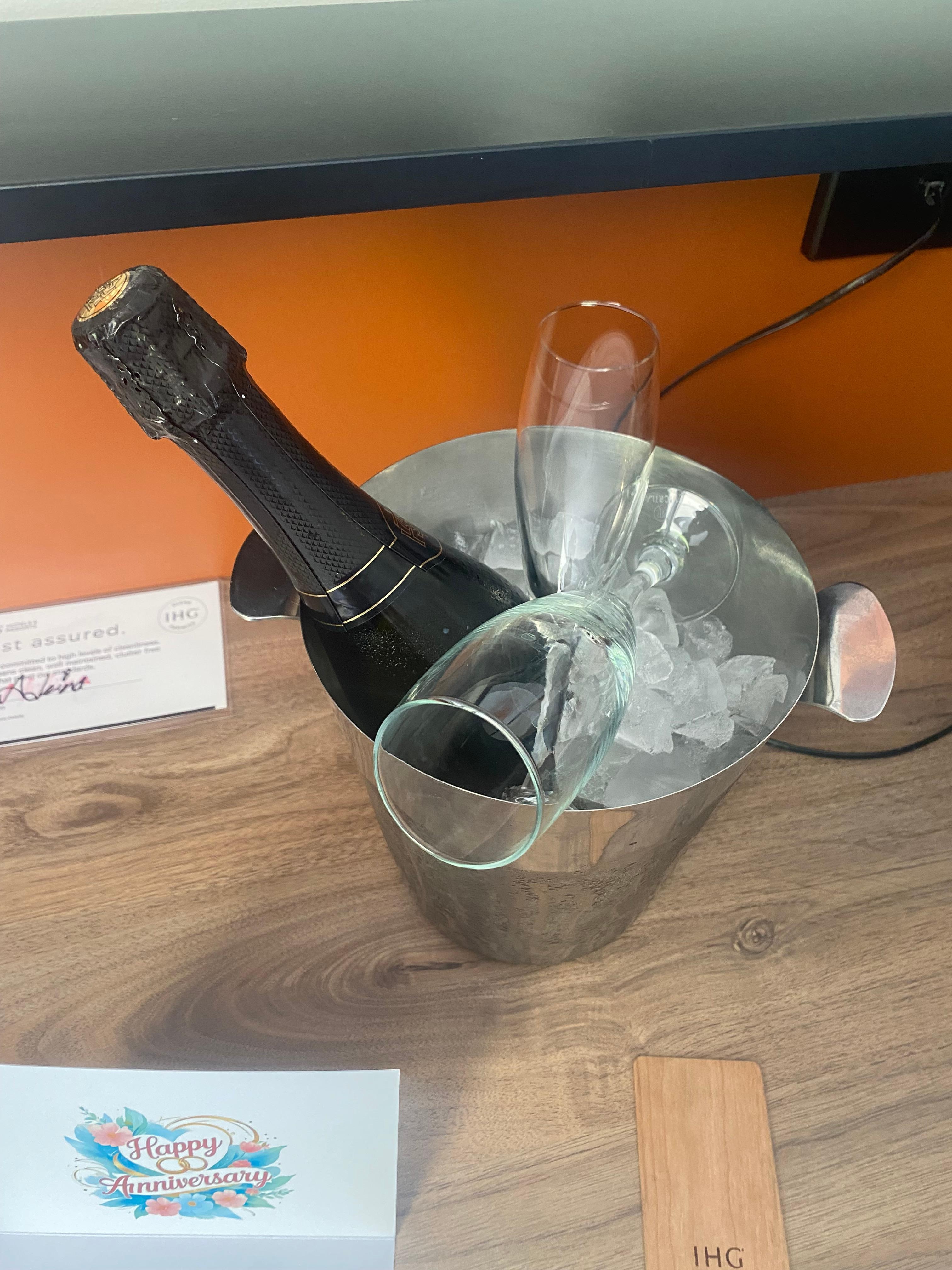 Anniversary champagne 