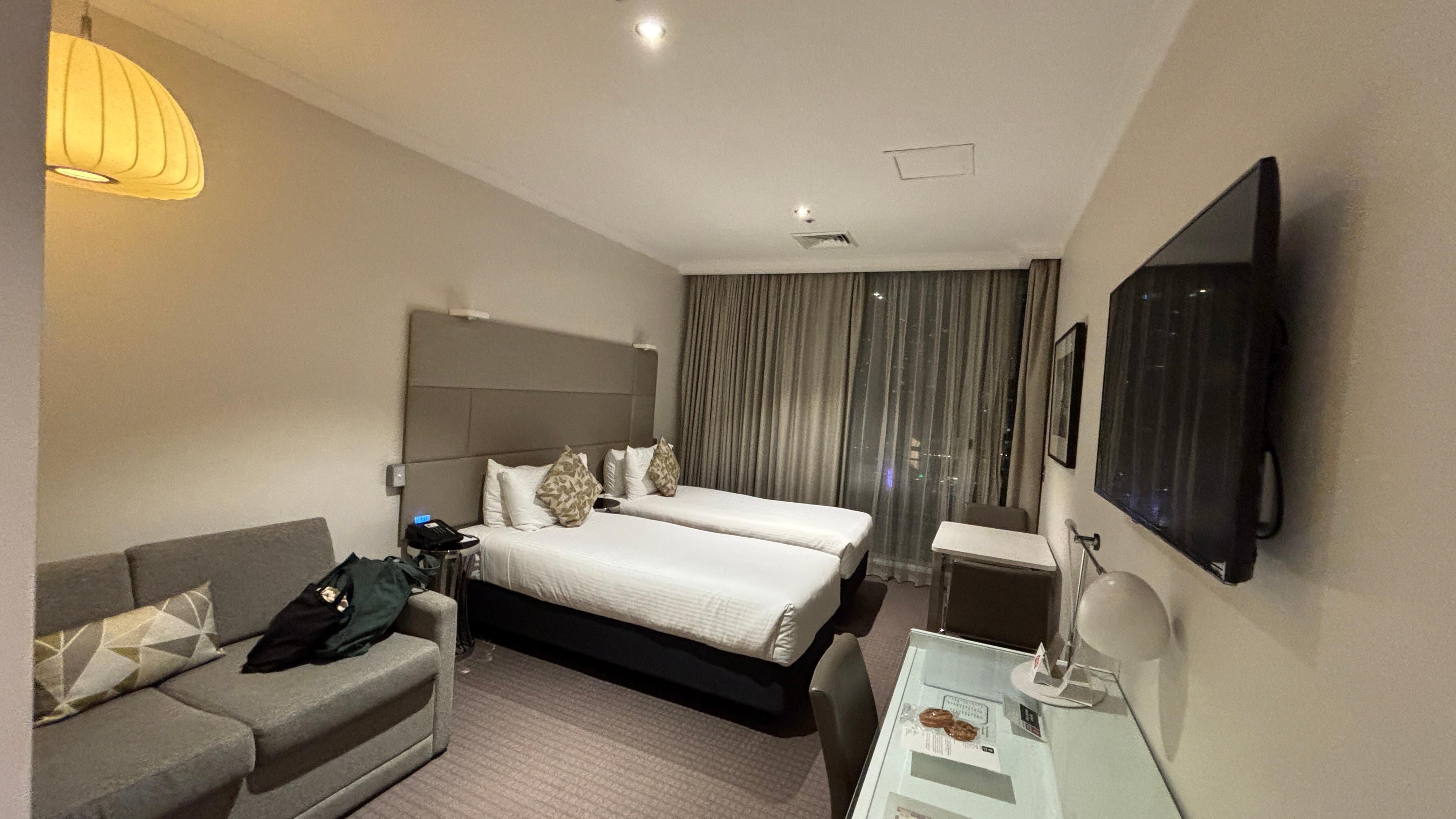 天井が高く広々していました。