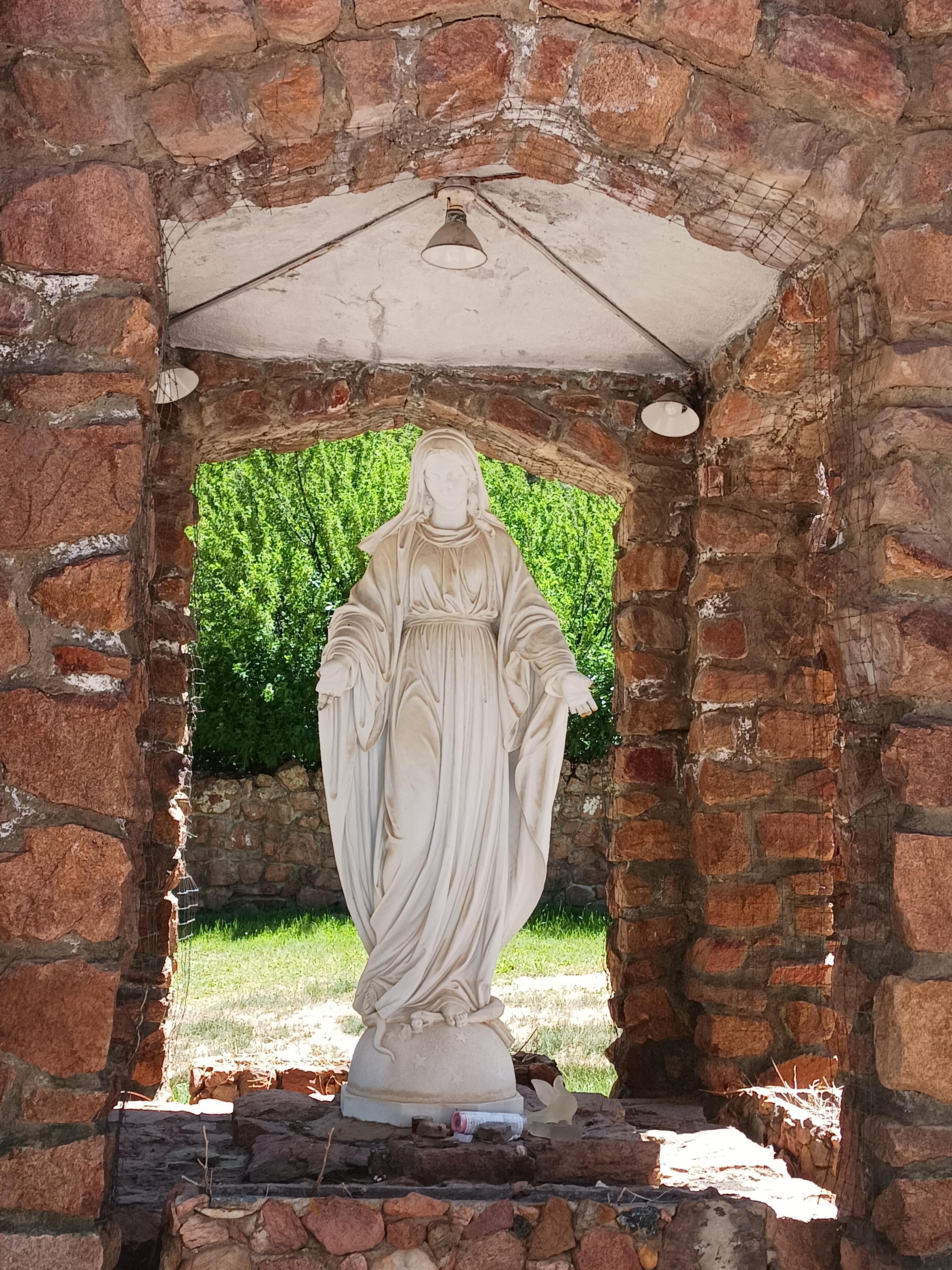 Santa Maria Camp statue.