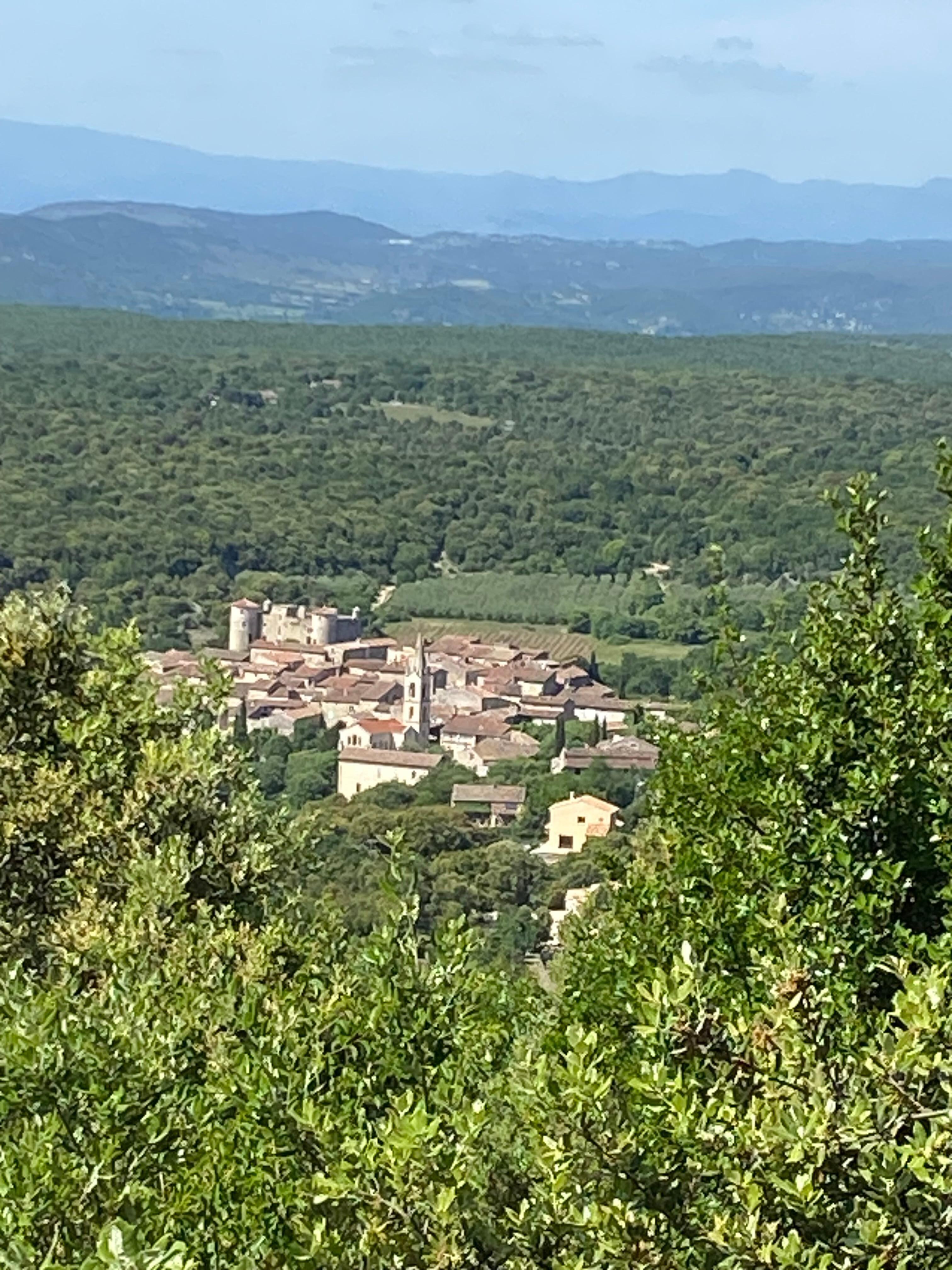 La bastide de Virac depuis St Roman 10km