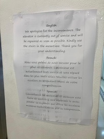 Hissen var sönder och lagades inte.