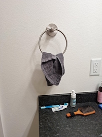 "Hand towel"