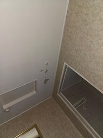 The ceiling with peeling paint