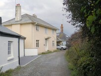 View of entrance to Munster Cottage