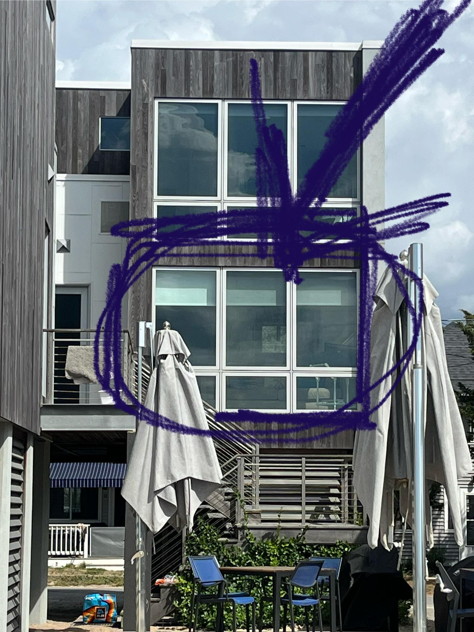 2 floors to rent. We were in the bottom floor. Renters above us and owners in the main house 