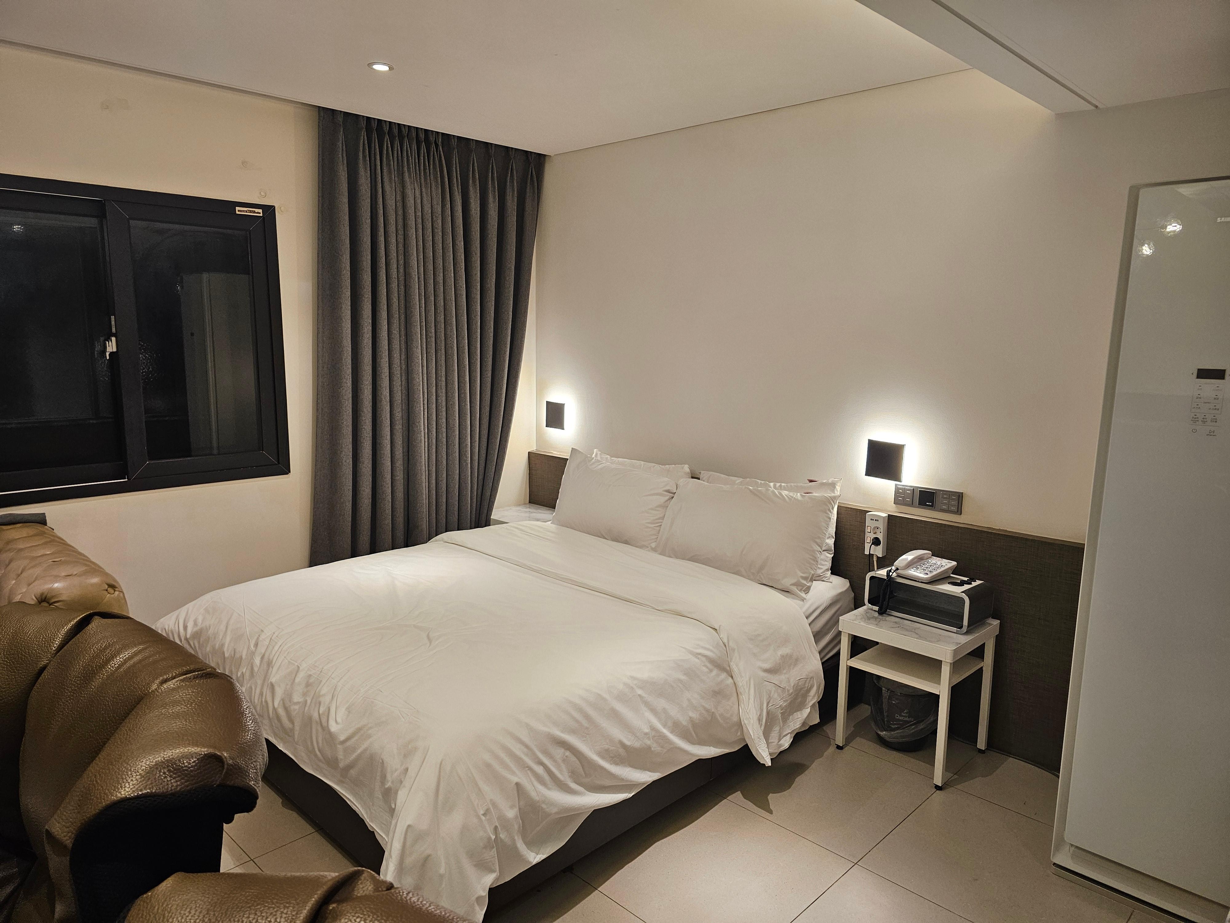 보기에는 안락해 보이나 위생과 청결이 아쉬운 숙소