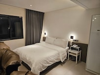 보기에는 안락해 보이나 위생과 청결이 아쉬운 숙소