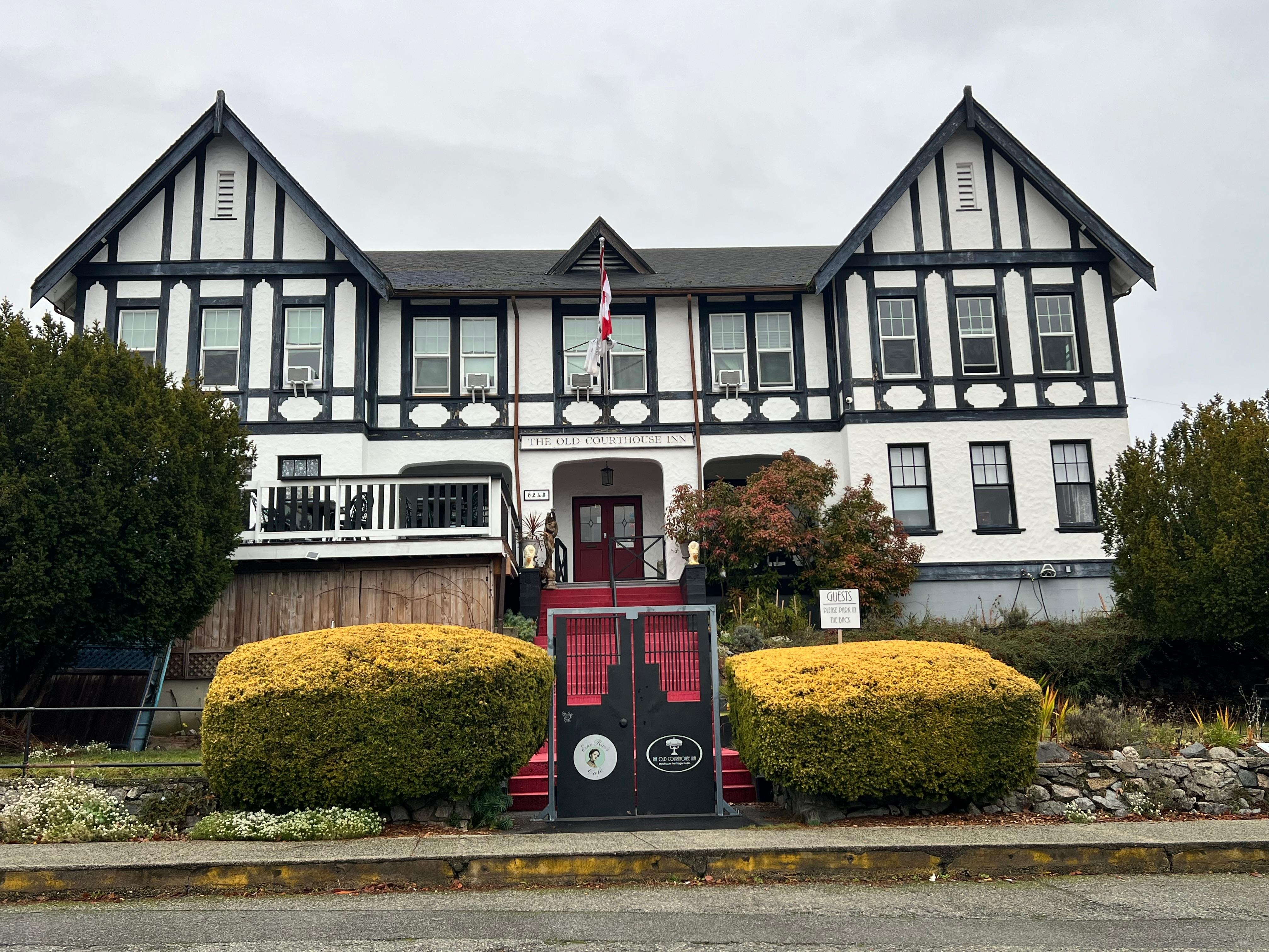 The front of the building. You park in the rear. 
