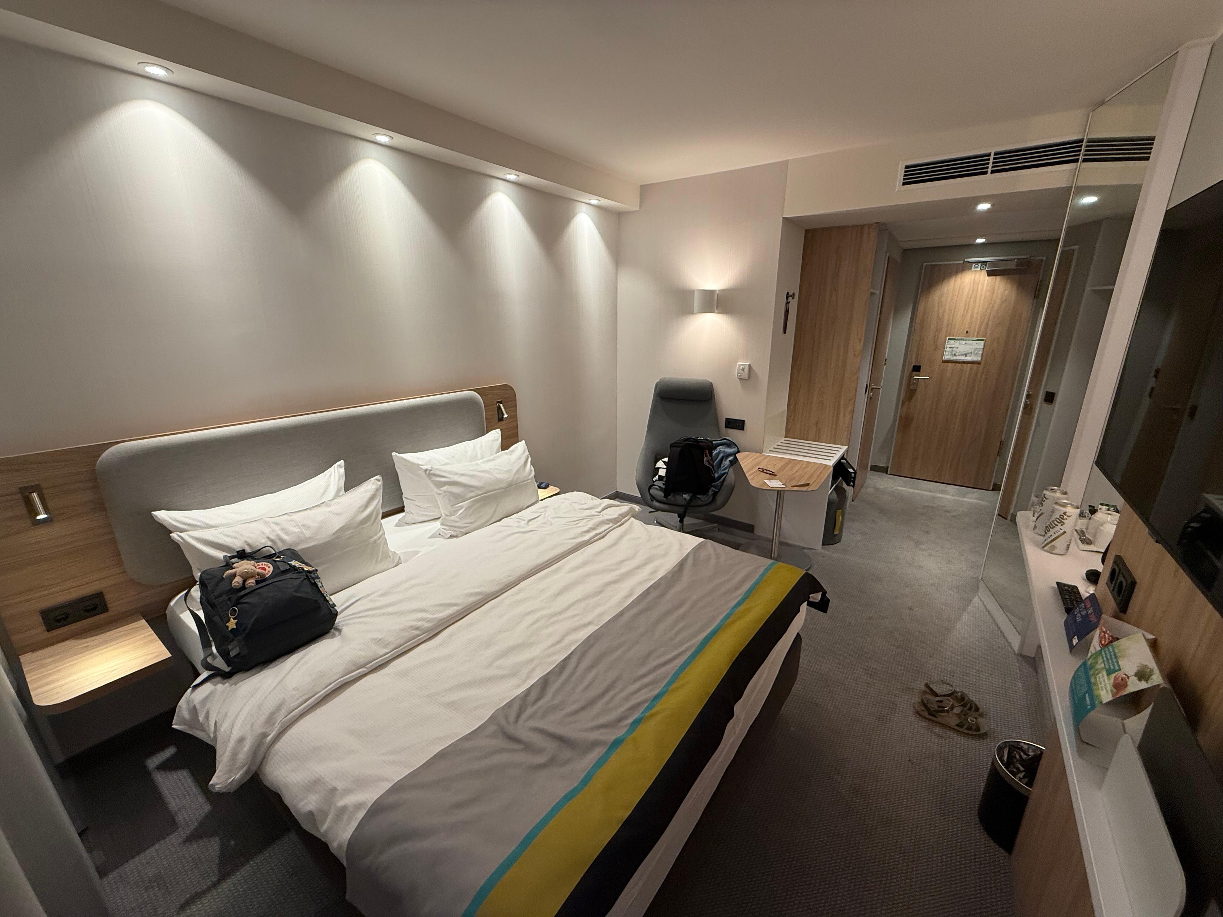 Queen bedroom 