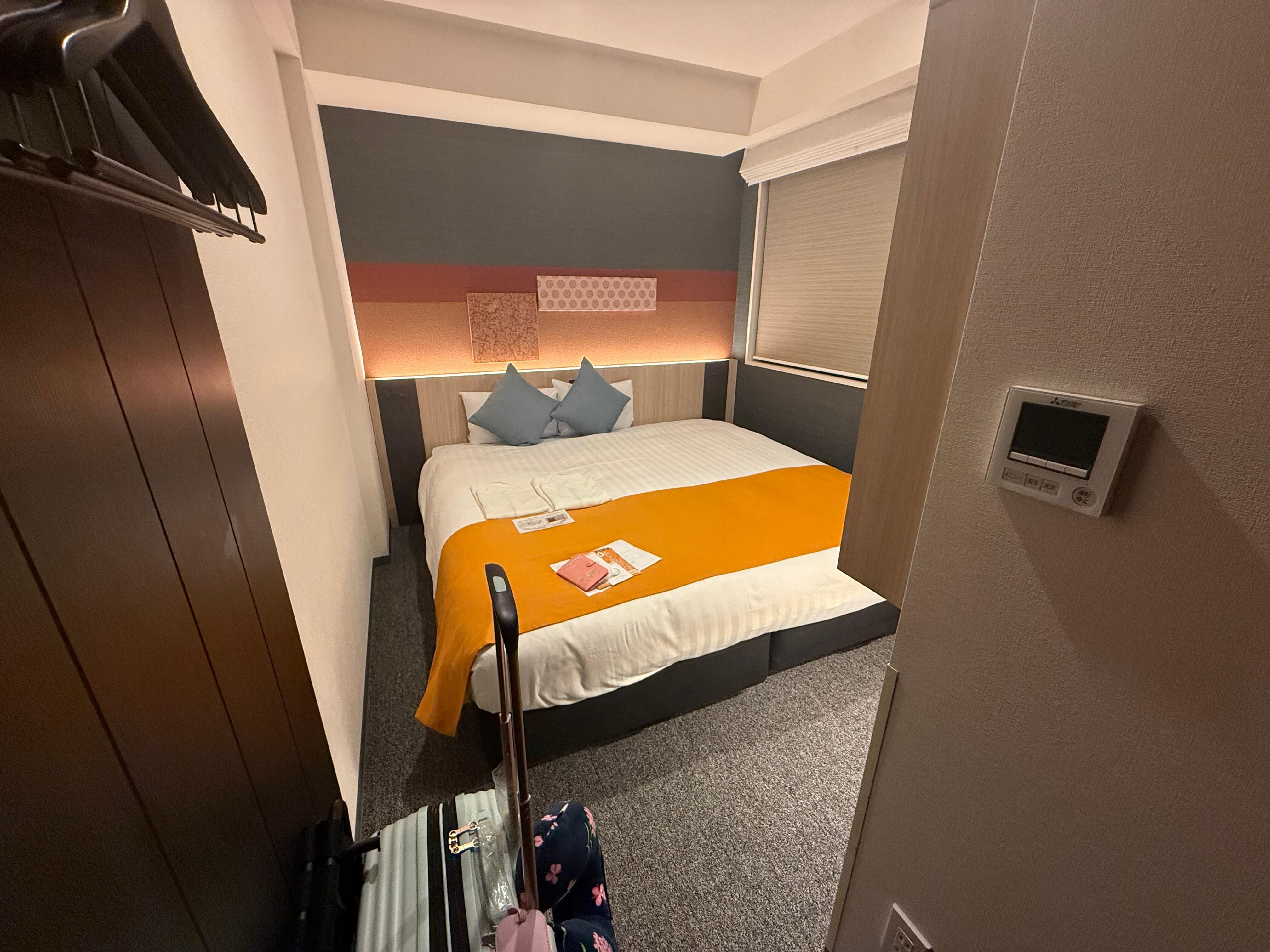 King size bed room