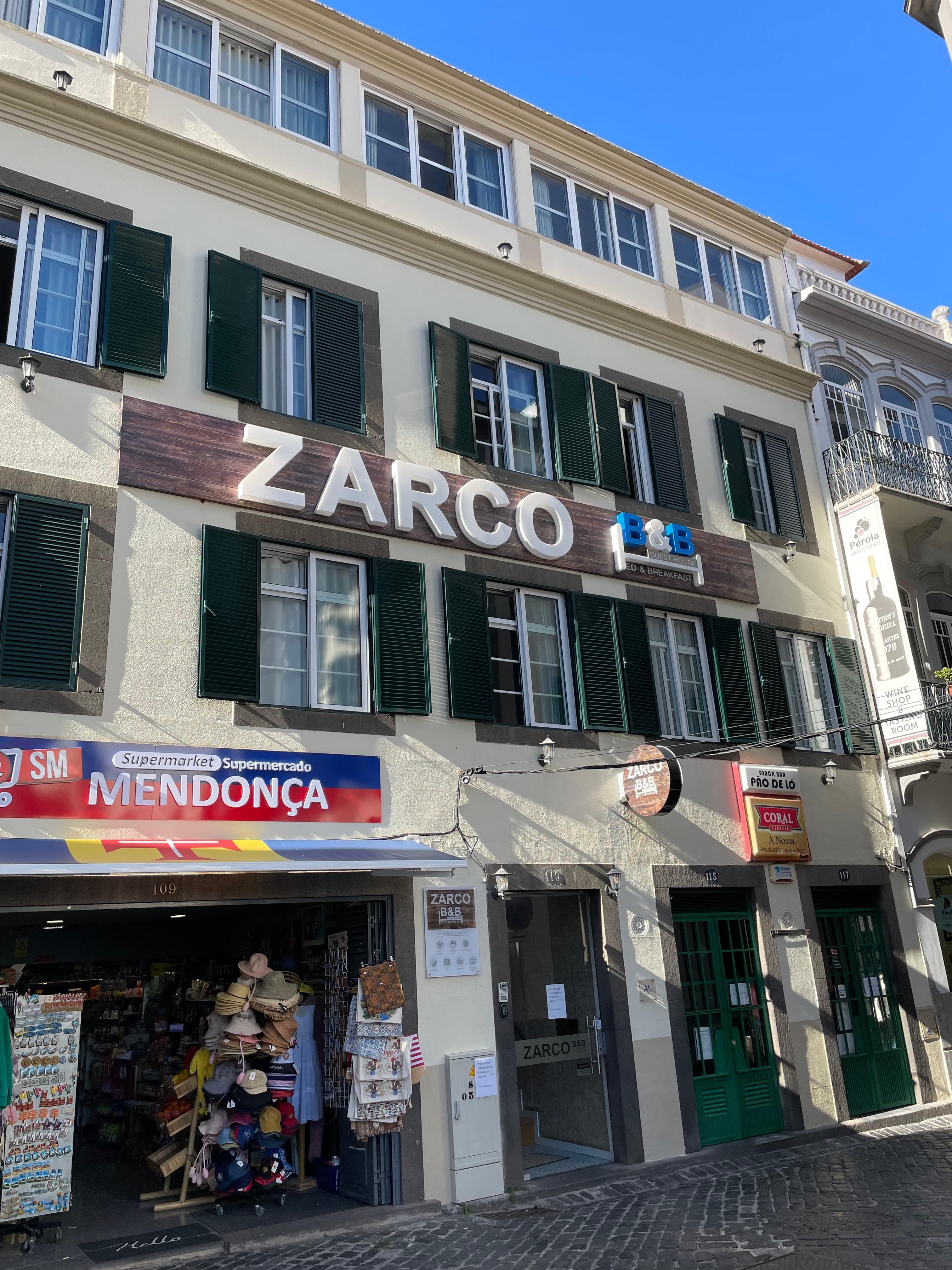 Easy access to main thoroughfare and bus routes. 