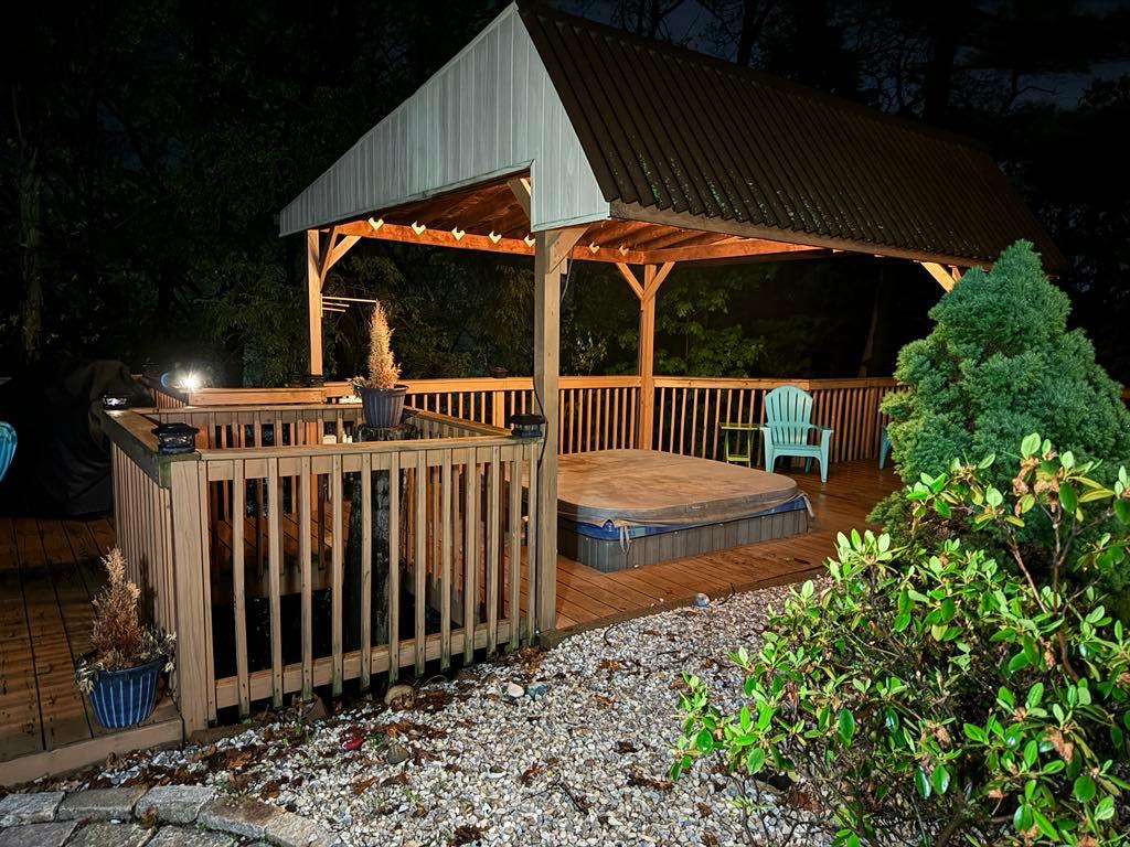 Jacuzzi area