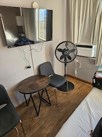 Very tight space in this small bedroom.