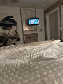 Cozy room for sure,  just had to squint to see the TV lol