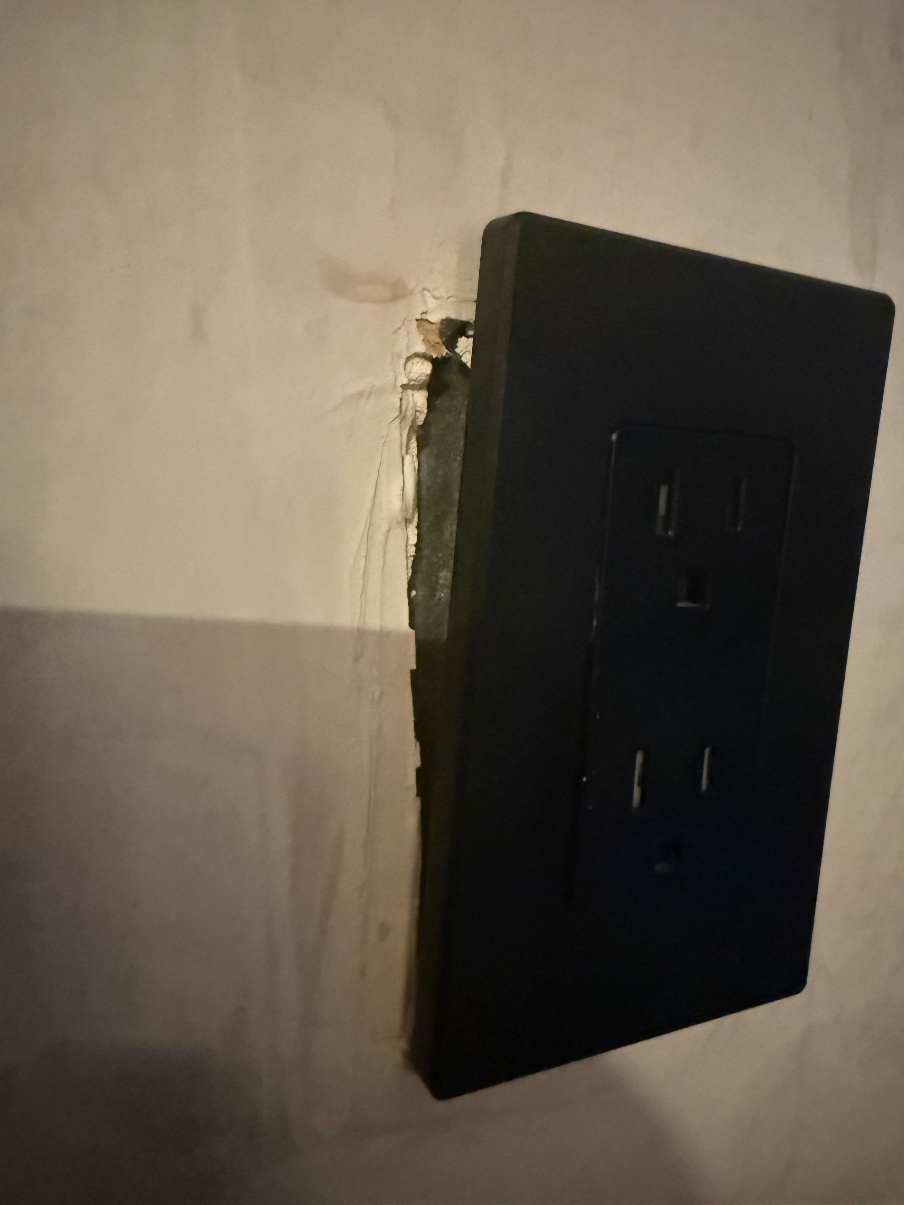 Gap by kitchen outlet 