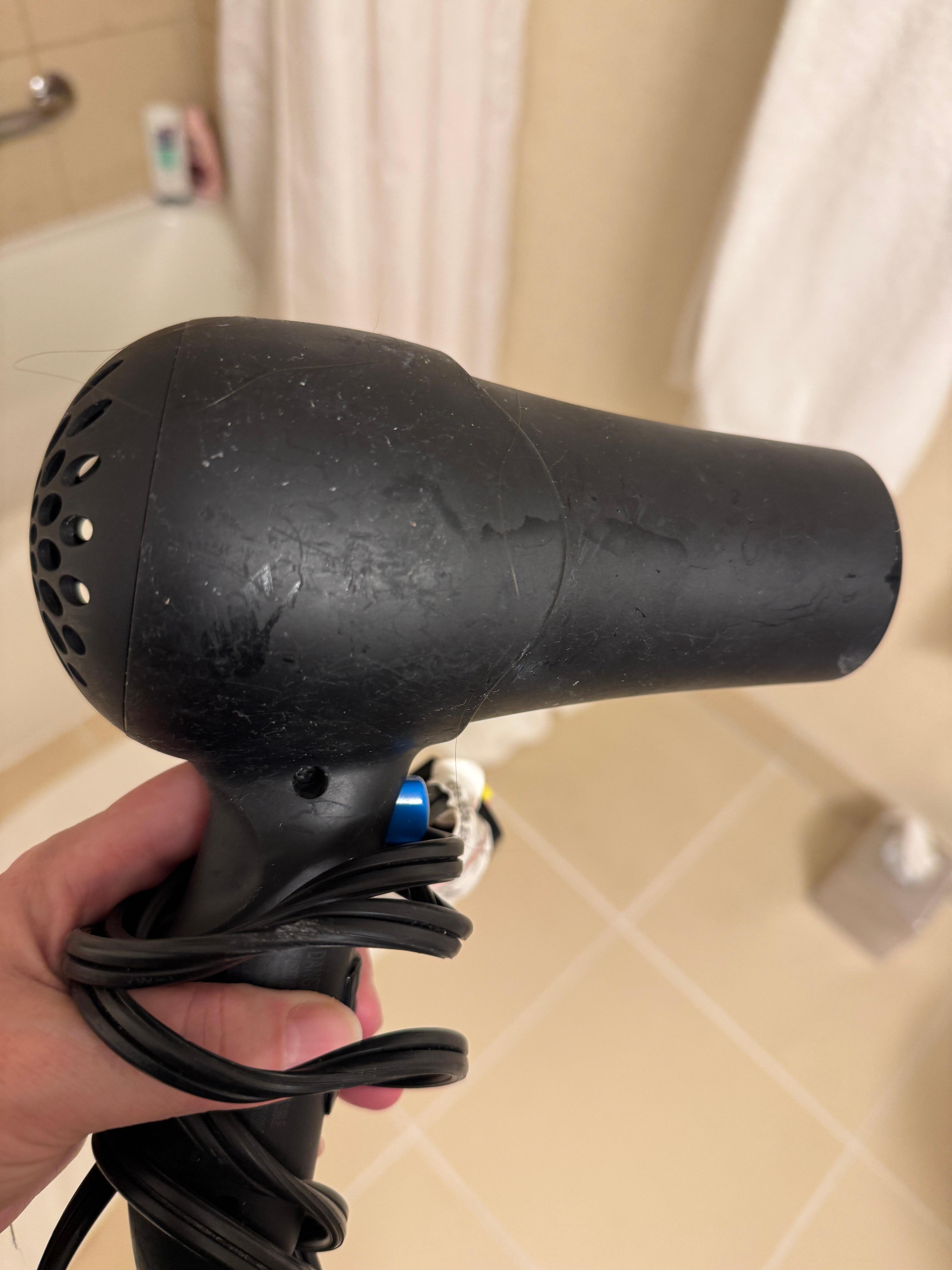 Föhn total klebrig… ohne Waschlappen drum gewickelt nicht zu benutzen! 