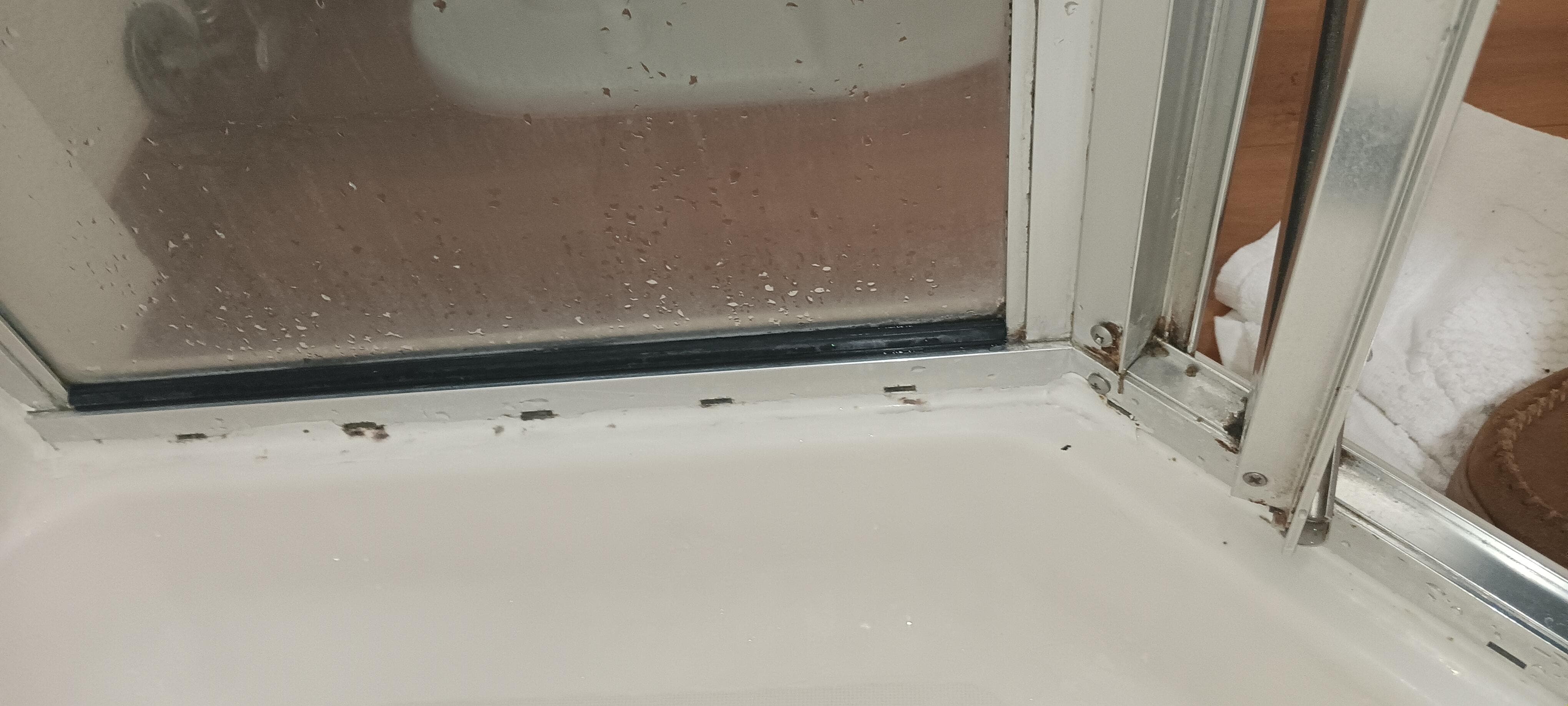 After me cleaning it and then being in it for 2 weeks still clean