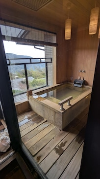 In room onsen