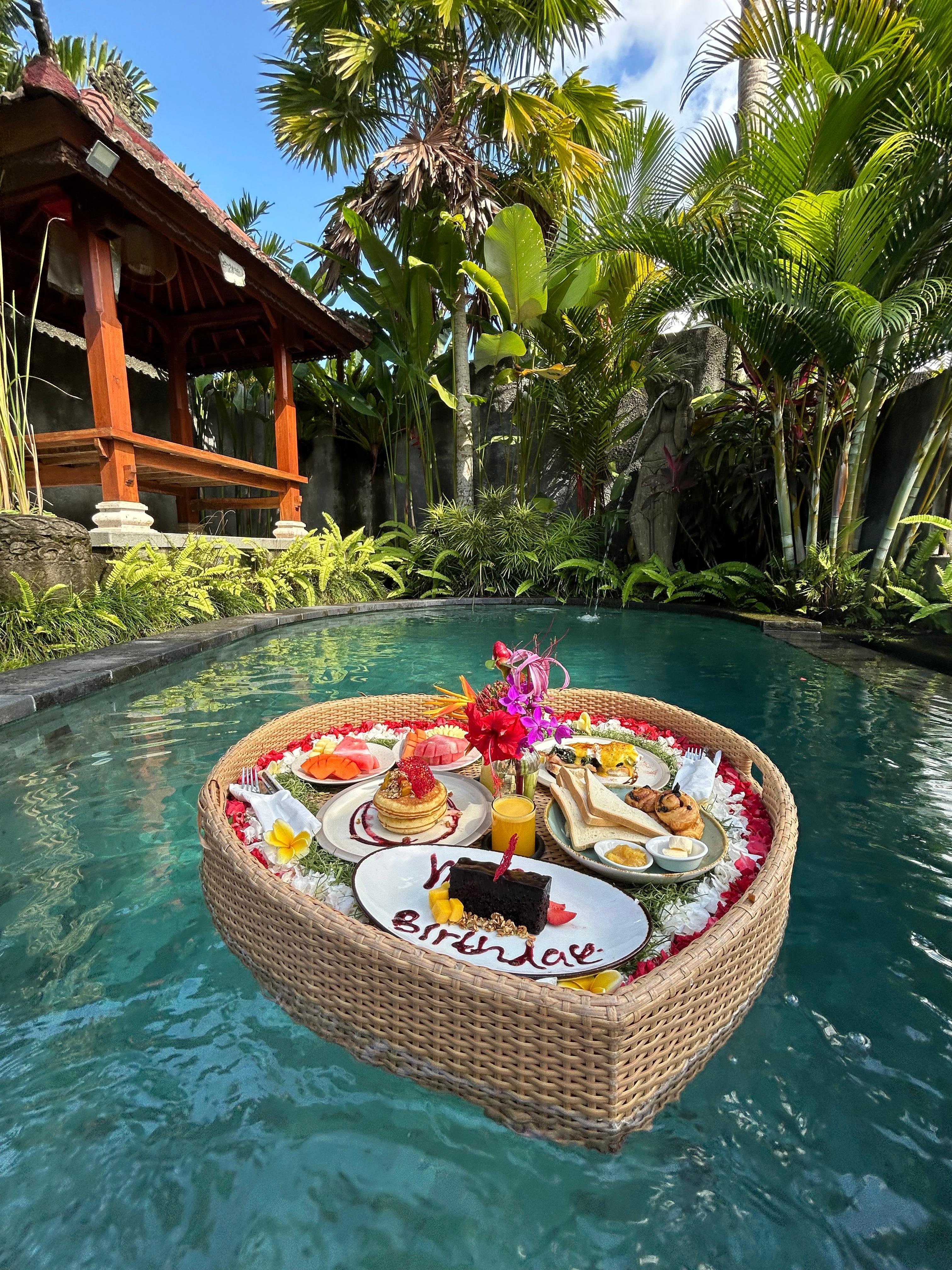 Floating Breakfast