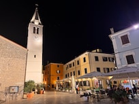 Hotel neben der Kirche