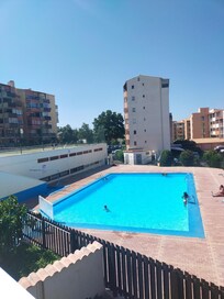 Piscine ouverte de 10h a 20h