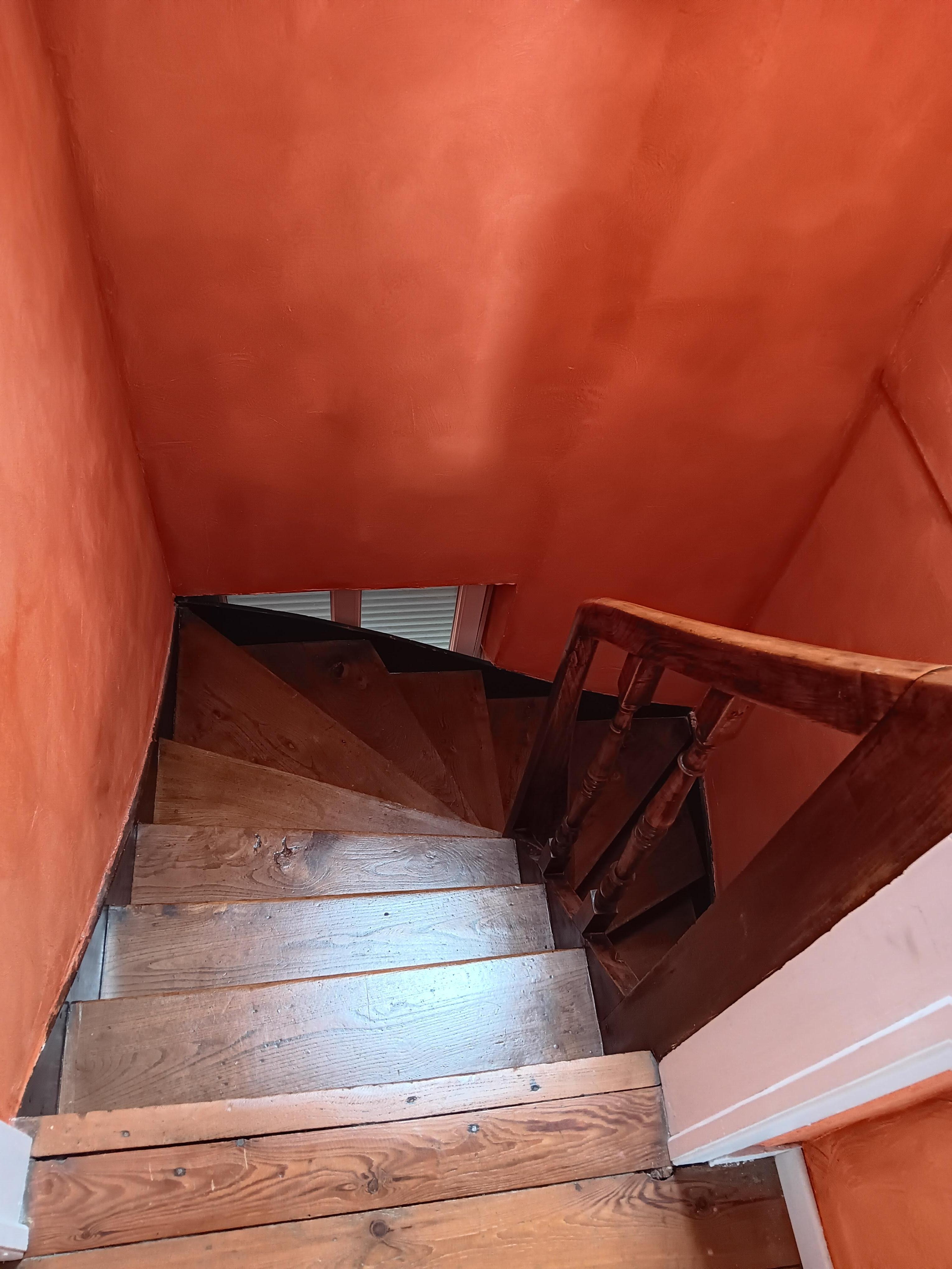 Treppe zur Wohnung (eine von drei Treppen)