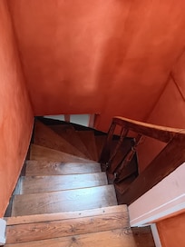 Treppe zur Wohnung (eine von drei Treppen)
