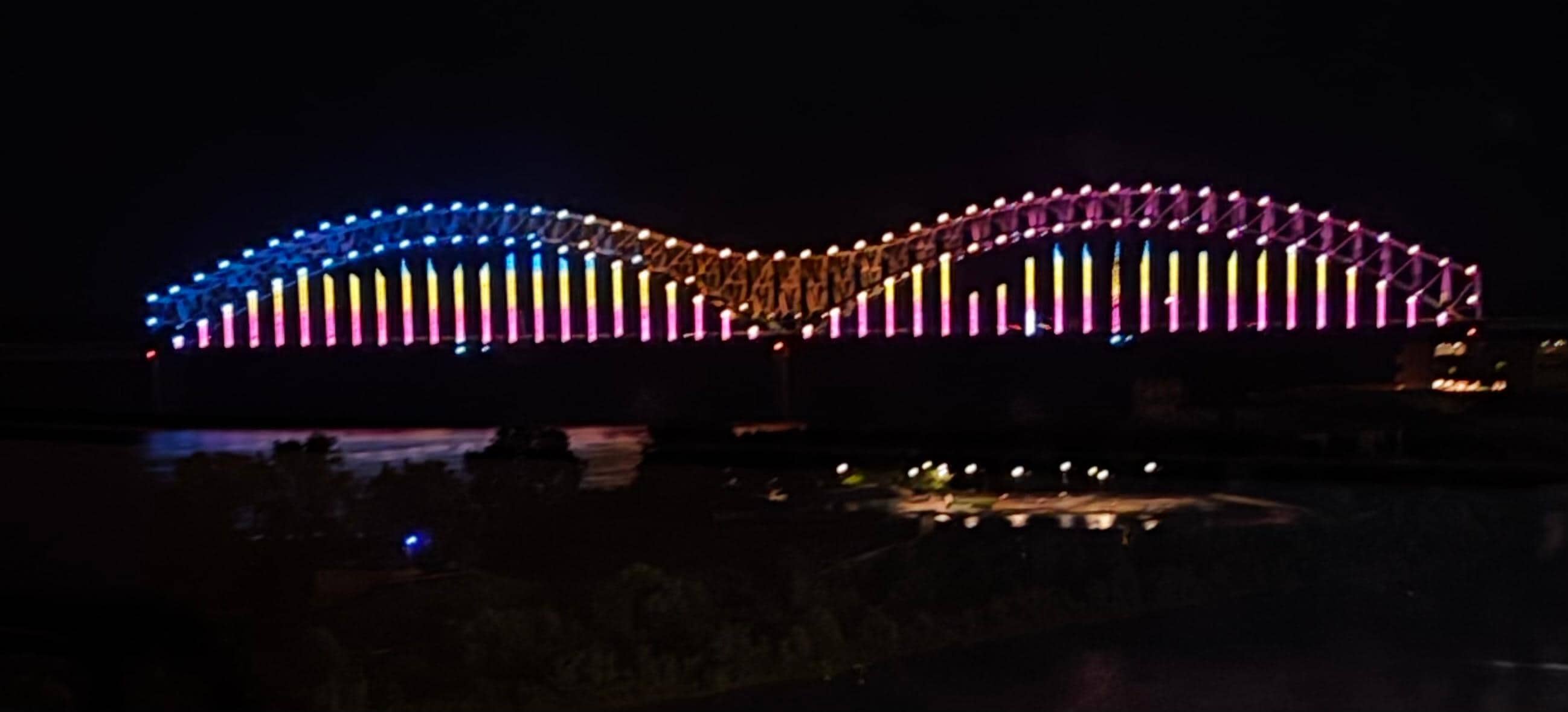 Memphis bridge (over MS River to Arkansas) at night❣️