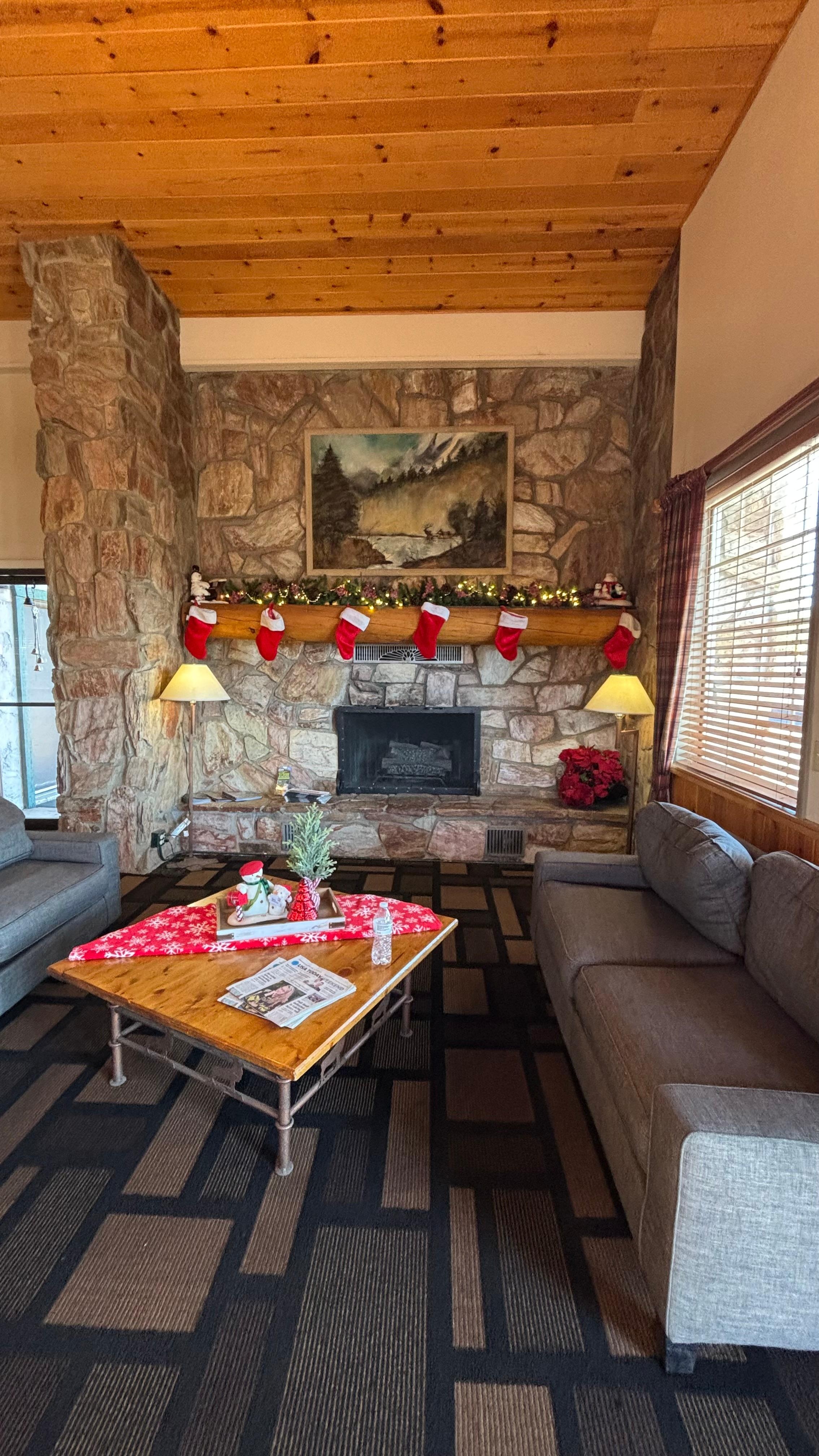 The front lobby looked so cute!