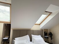 天景窗光線非常,也可以打開通風好,晚上可以關起來。