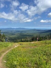 Great hiking availability nearby!