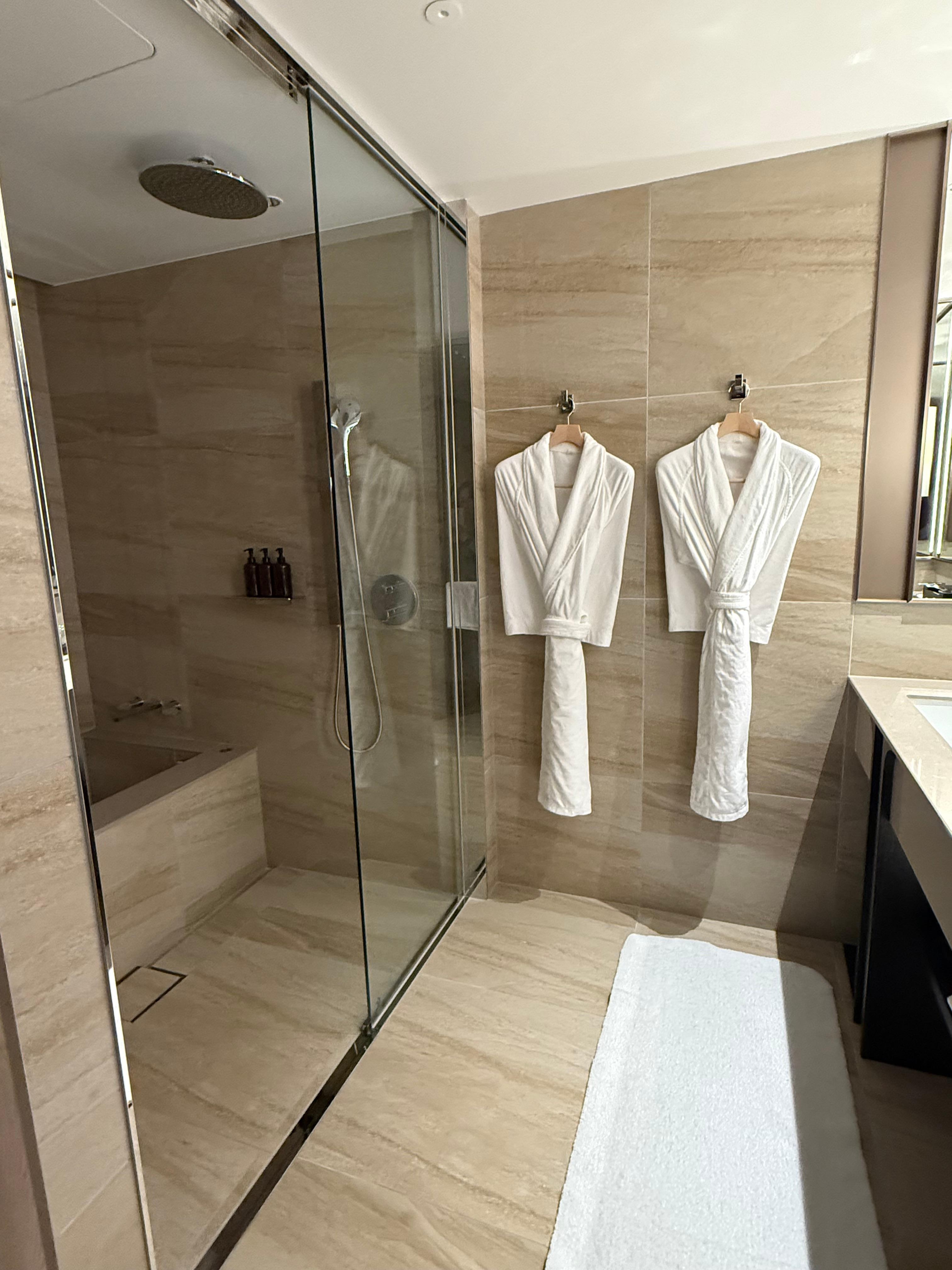 ゆったりとした、トイレと別のバスルーム